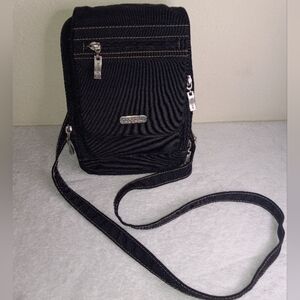 Baggallini Bon Voyage black cross body bag